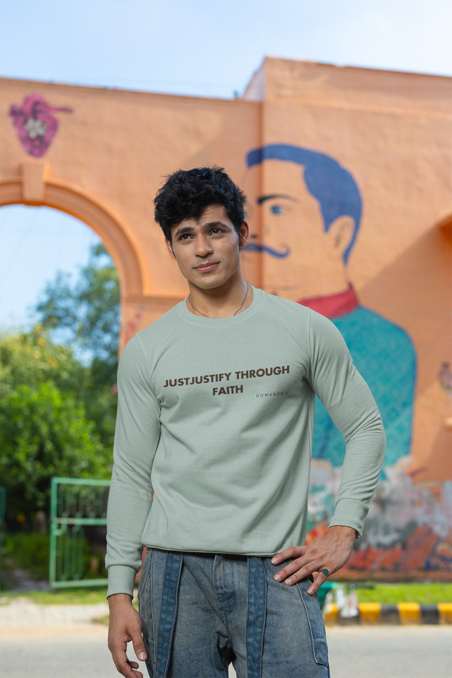 CREWNECK SWEATSHIRT